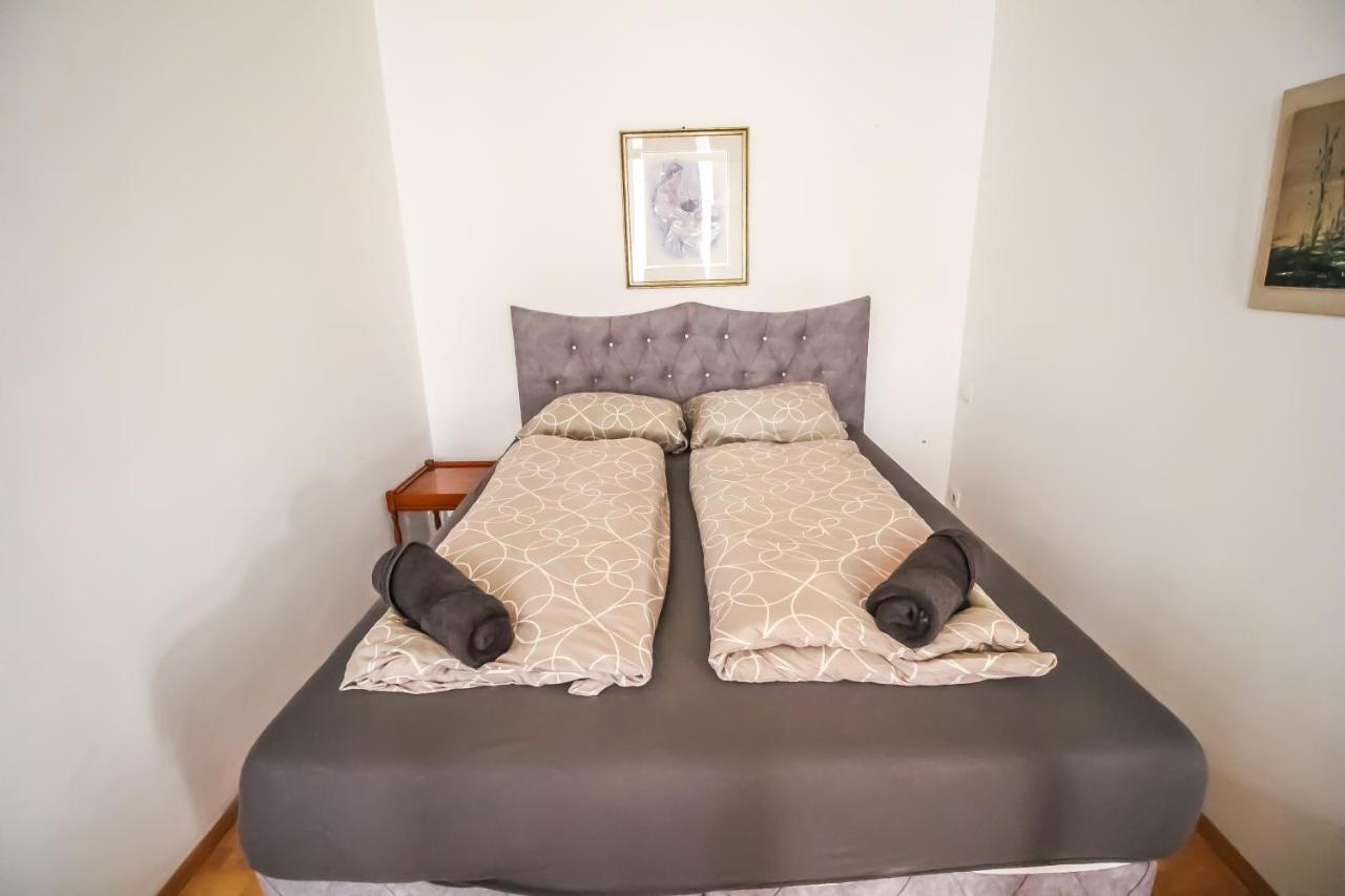 Private In Shared Pr6 Viena